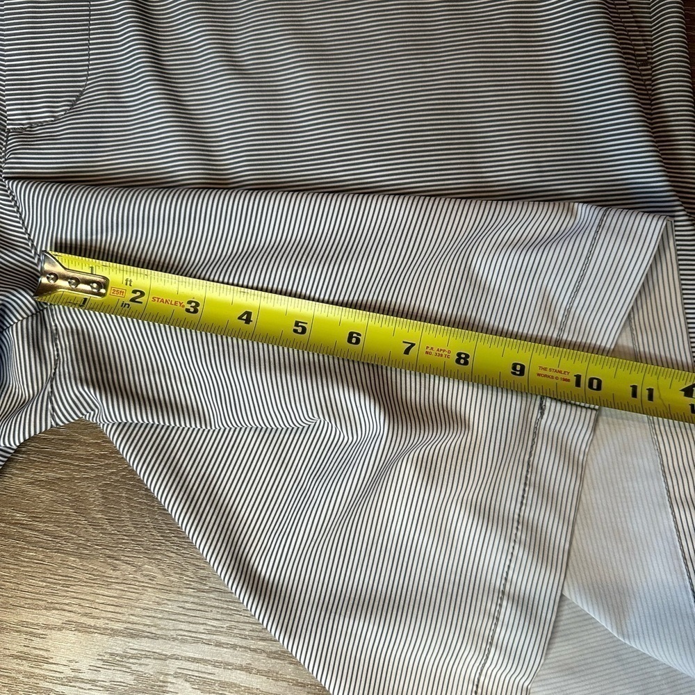 Greg Norman Shorts Gray Ombré Stripes - Picture 3 of 8